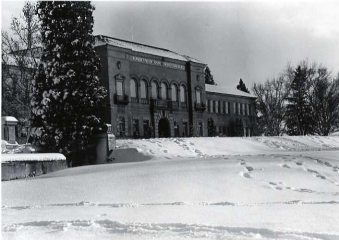 1984 Inlow Hall in Winter 01