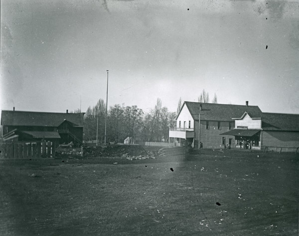 Cove, Street Scene 1