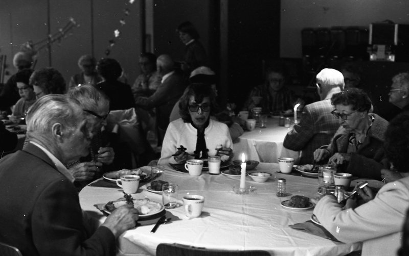 1981 Students Serve Elderly 06