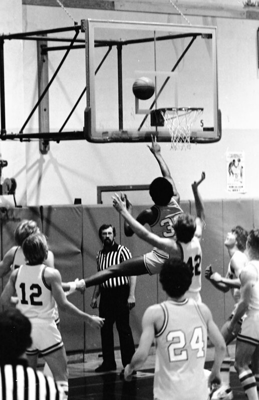 1983 Men's Basketball, EOSC vs. Idaho State, Action 26