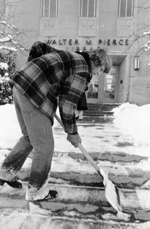 1974 Student, Shoveling Snow 09