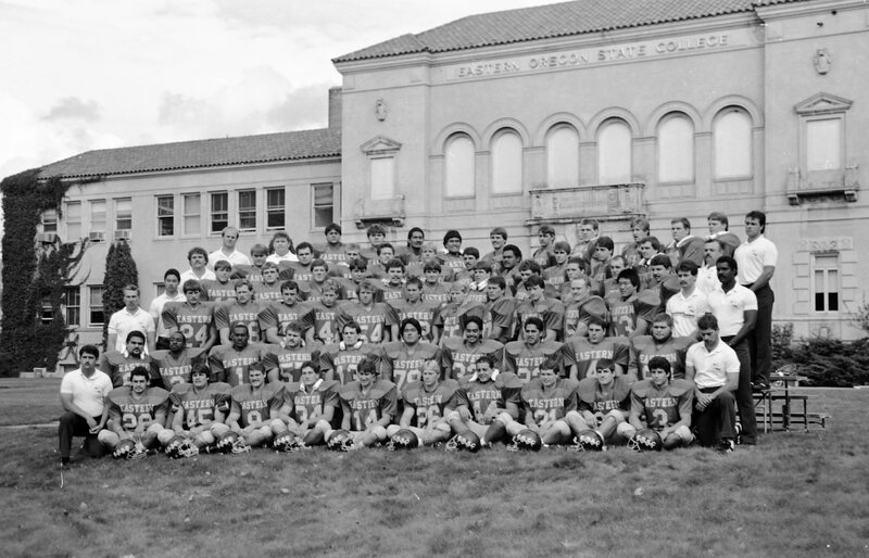 1986 Football Team 03