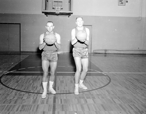 1958-59 Basketball Players 4