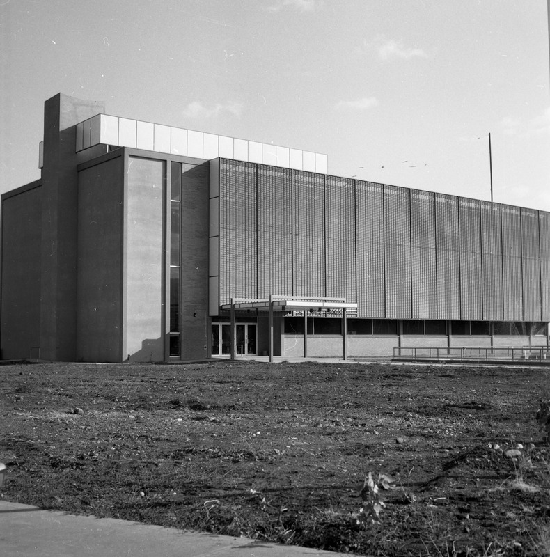 1971 Badgley Hall 02