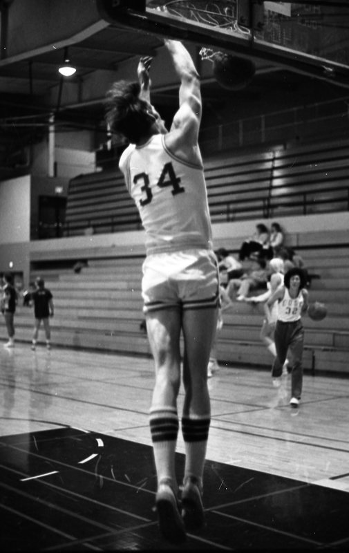 1981 Alumni Basketball Game, Warm-up 01