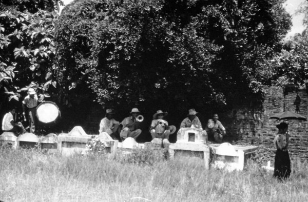 Binmaley Cemetery Funeral 1