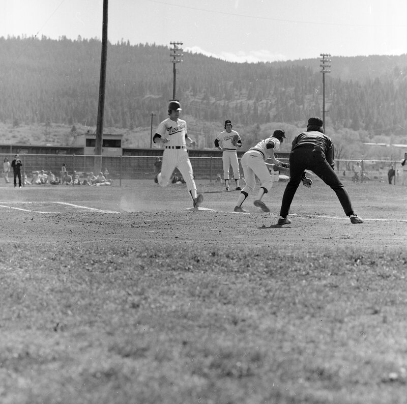 1974 Baseball Action 08