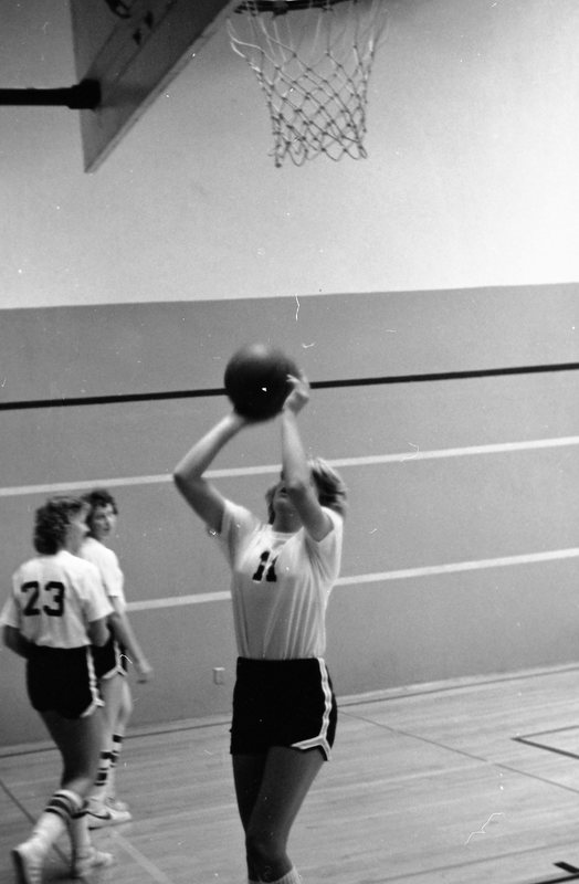 1980 Women's Basketball Action 07