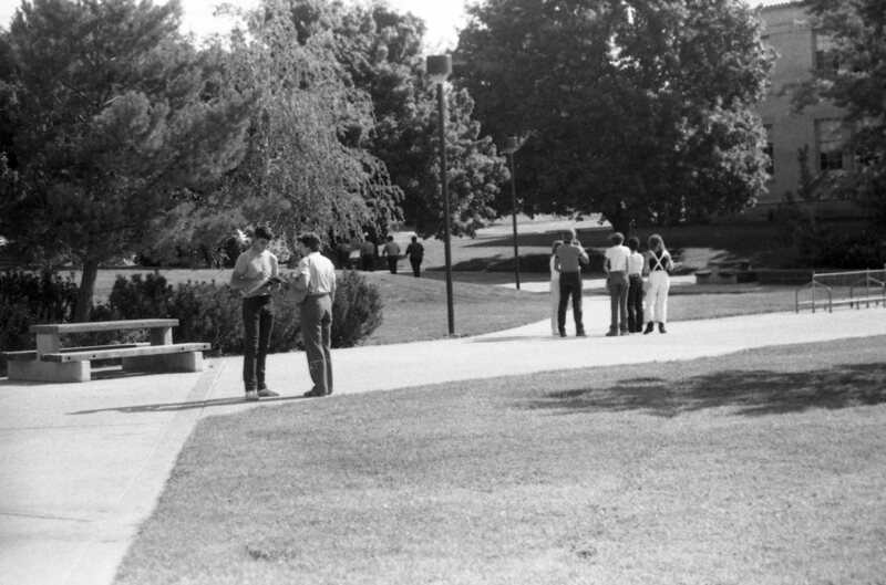 1986 Students, Outdoors in August 05