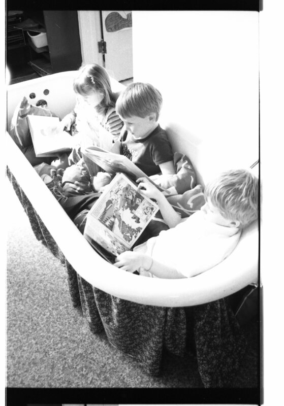 1989 Ackerman Elementary School, Bathtub 04