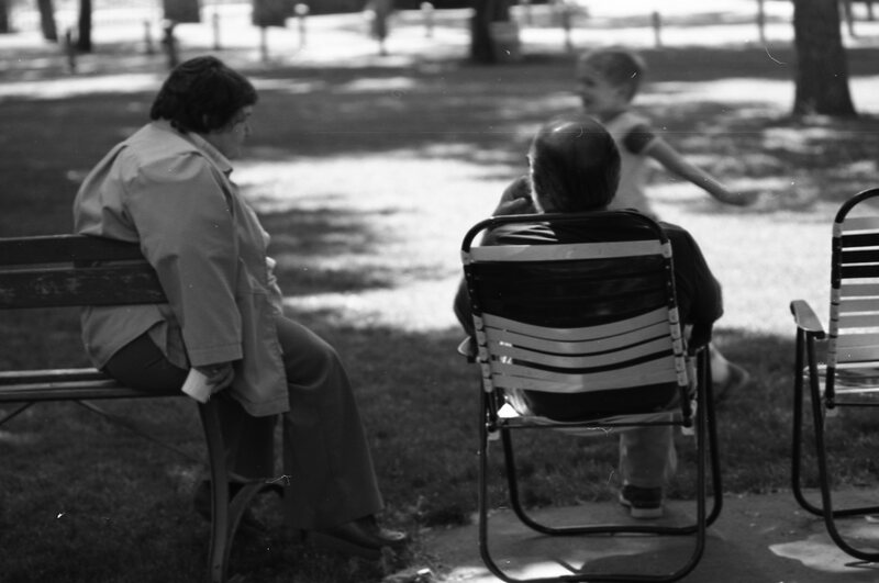 1985 Employees, Picnic at Riverside Park 05