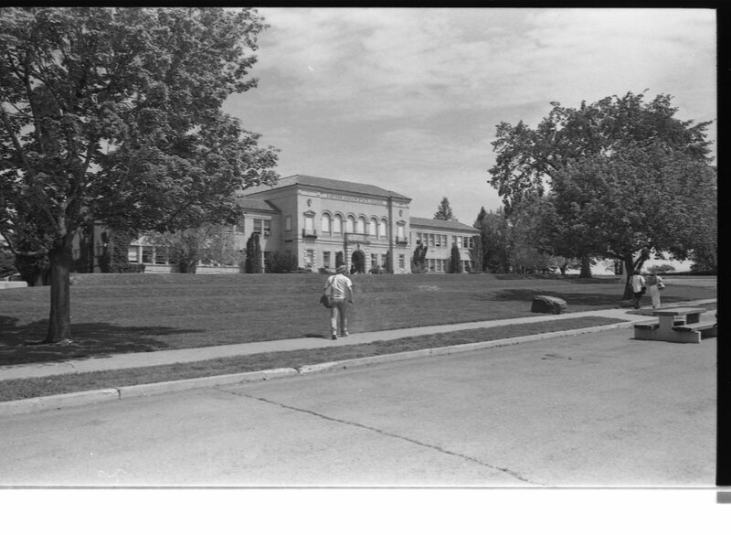 1989 Students, Walking 13