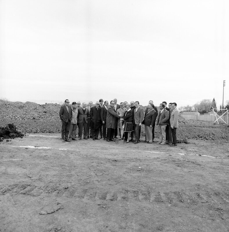 1972 Hoke Hall Ground Breaking 07