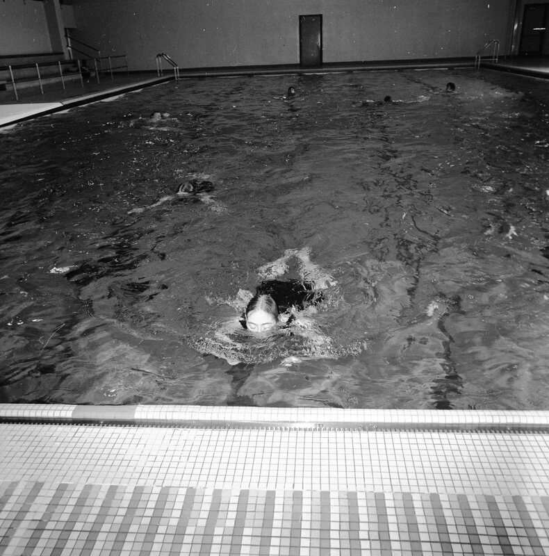 1972 Swimming Class 04