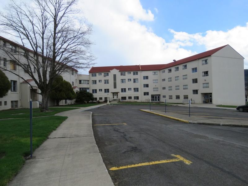Dorian and Hunt Hall 122