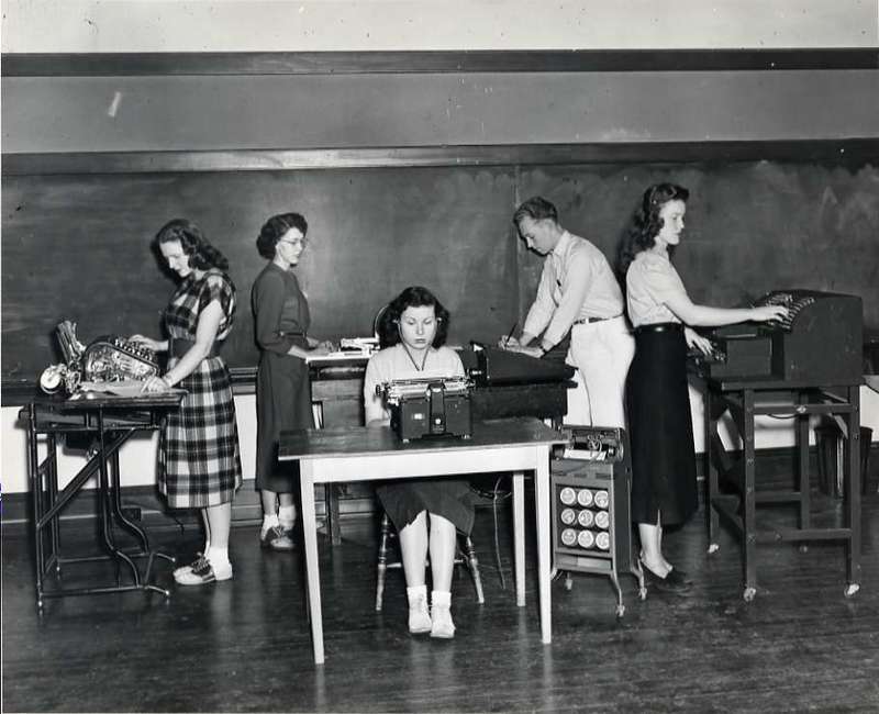 40's Classroom, Office Practice 1