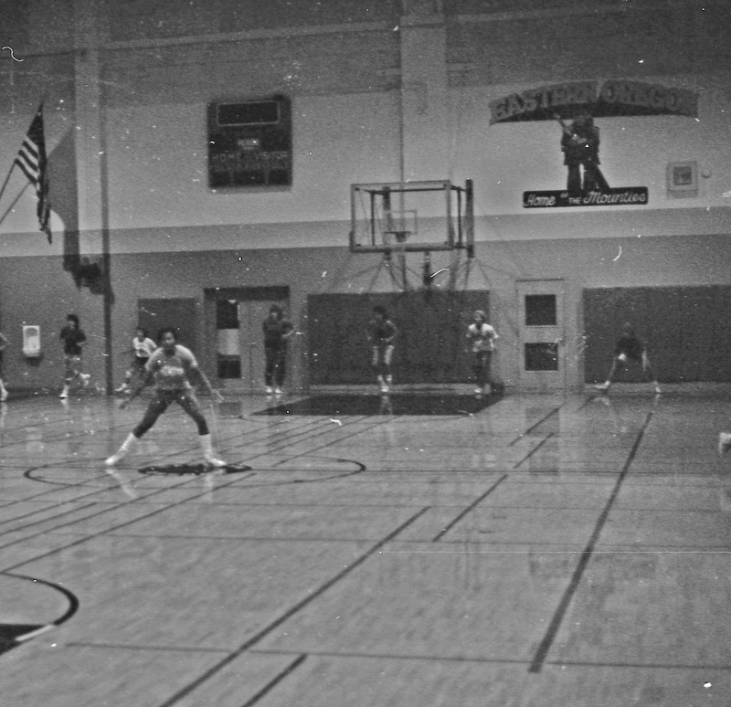 1985 Women's Basketball Practice 01
