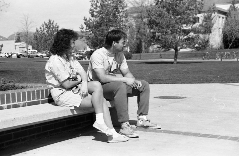 1986 Students, Outdoors in April 01