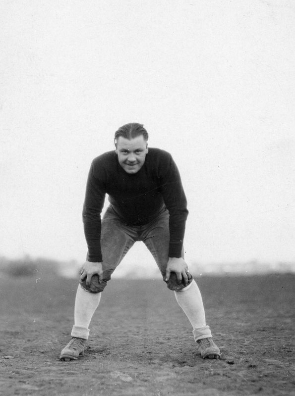 1932 Football Player 2