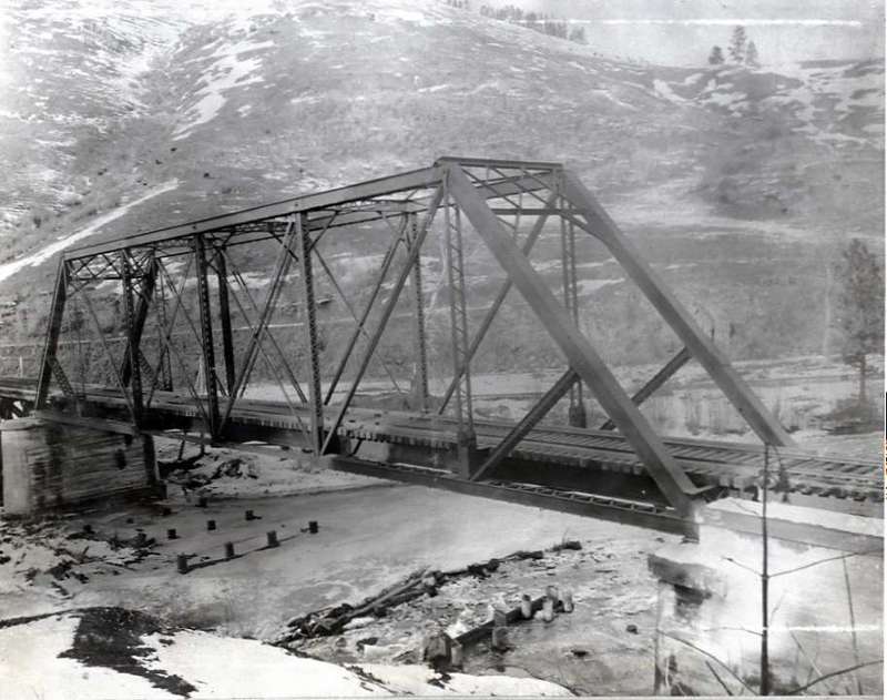 1910+/- Oregon, Train Bridge