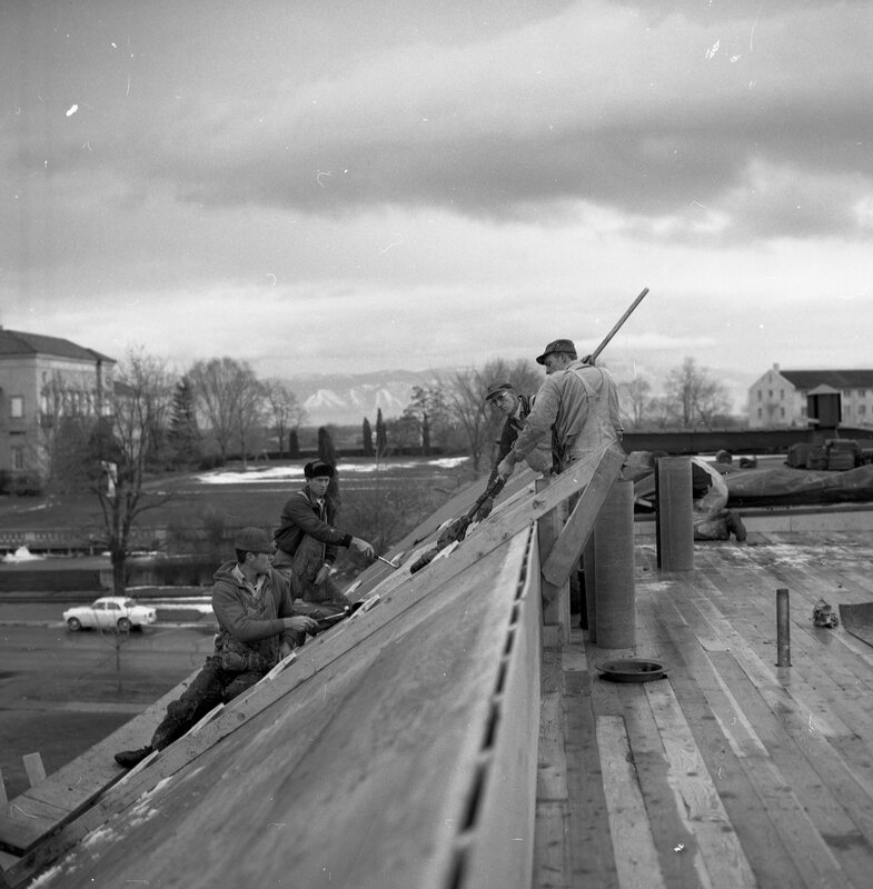 1971 Walter M. Pierce Library Remodel, Roofing 04