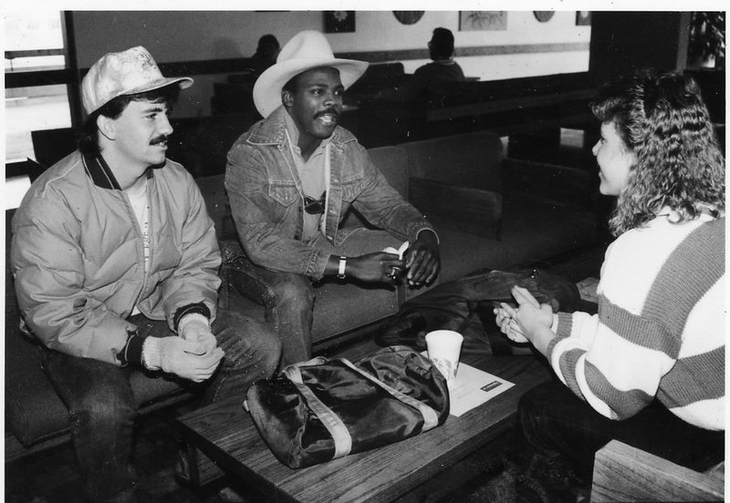 1988 Hoke Hall, Lounge 01