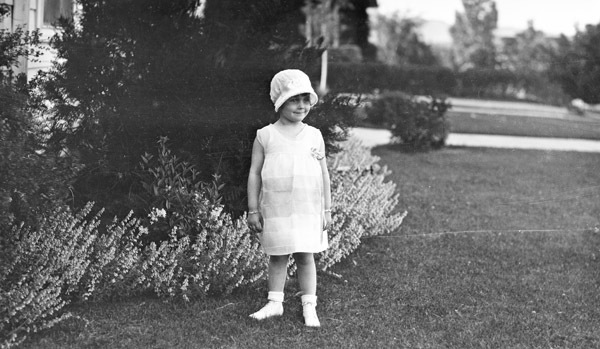 Reuter Group-YY, Girl 2