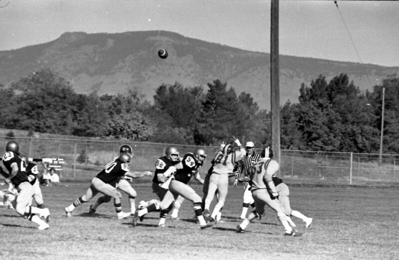 1976 Football Action 17