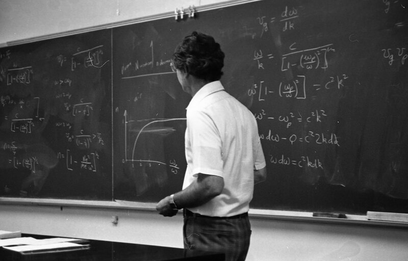 1985 Classroom, Math 02