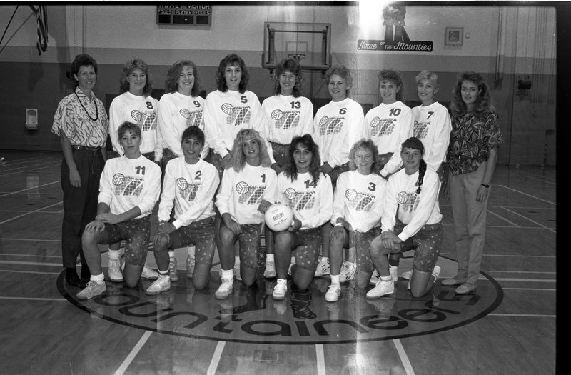 1988 Volleyball Team 1-2