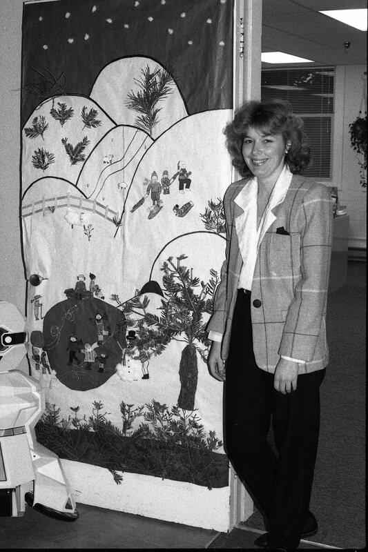 1990 Employees, Christmas Decorations 11