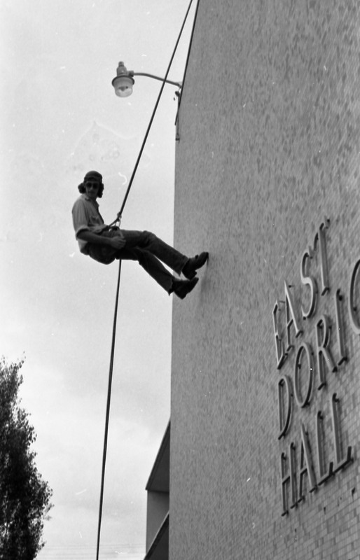 1976 Outdoor Program, Rappelling 02