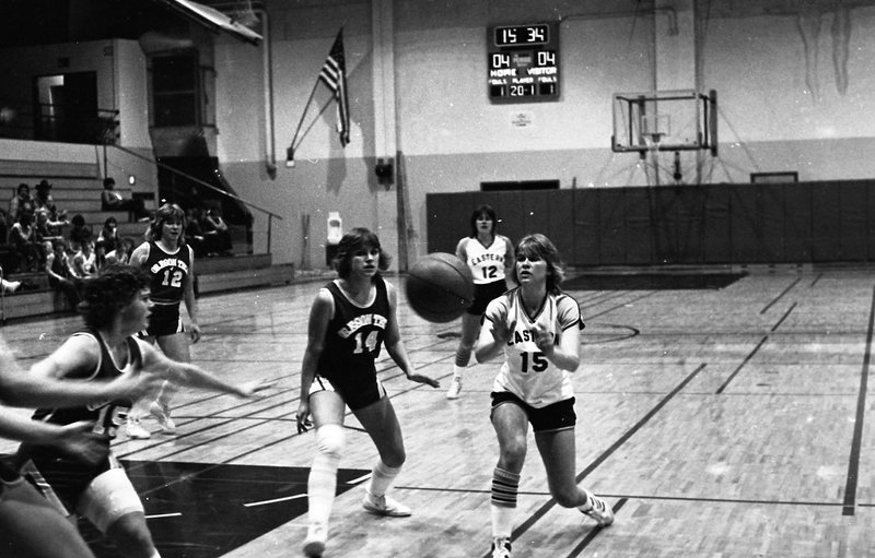 1982 Women's Basketball, EOSC vs. Oregon Tech, Action 14
