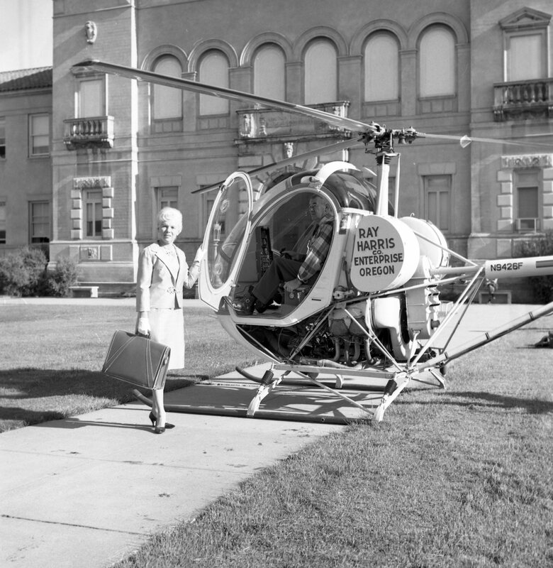 1967 Summer Graduation, Guest Arrival 10