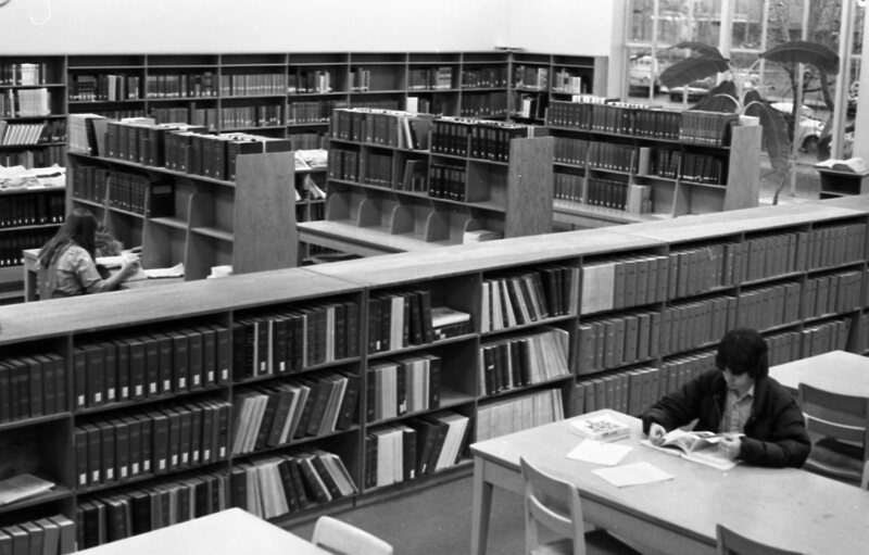 1977 Walter M. Pierce Library, Usage 05