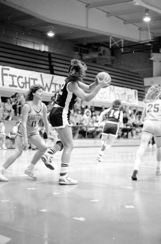 1988 Women's Basketball Action, Oregon Tech at EOSC 23