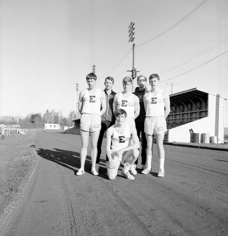 1970 Track, Runners