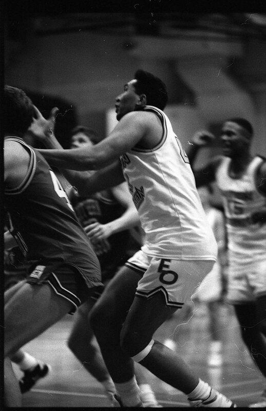 1991 Men's Basketball Action, Southern Oregon at EOSC 22