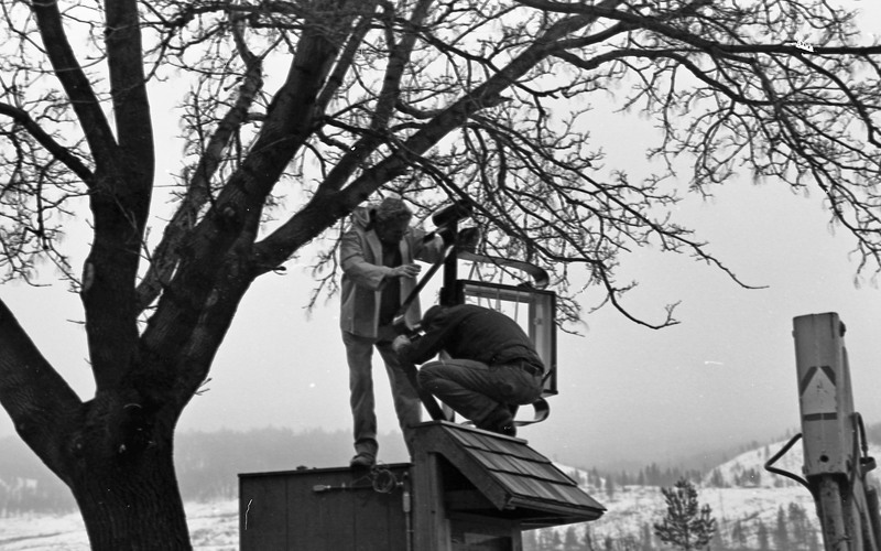 1982 Campus Clock, Installation 02