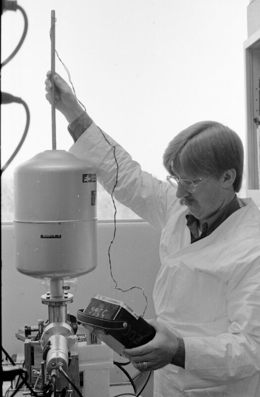 1975 Science, Physics Student 10