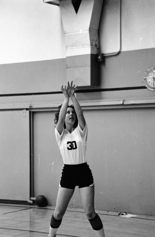 1980 Women's Basketball Players 10
