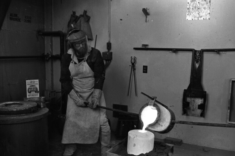 1977 Sculpture Class, Casting 10