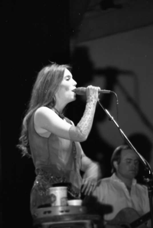 1982 Concert, Emmylou Harris 10