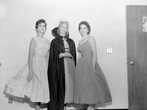 1958 Homecoming Queen 4-2