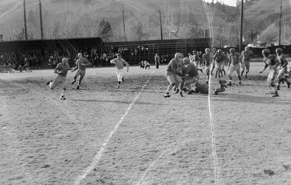 1949 Football Action 10