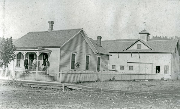 La Grande Home, Leavitt