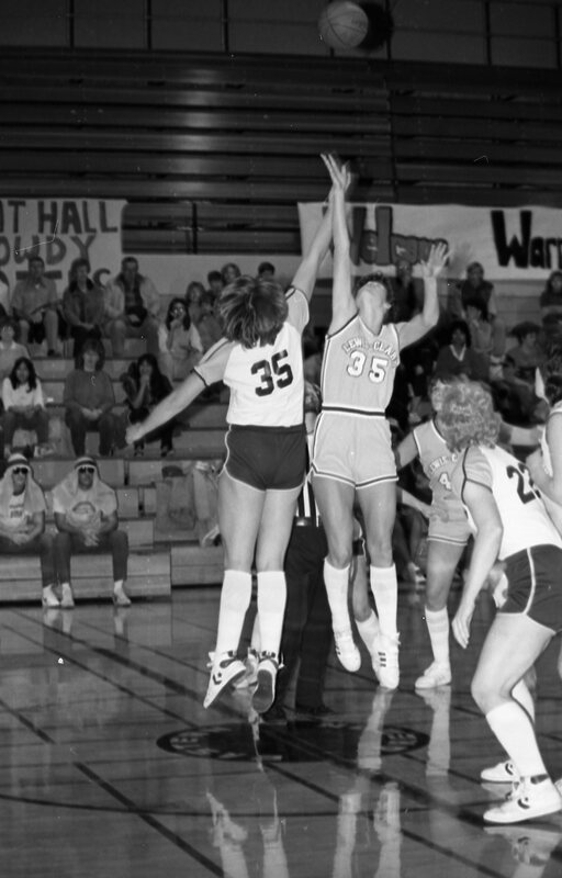1985 Women's Basketball Action, EOSC vs. LCSC 13
