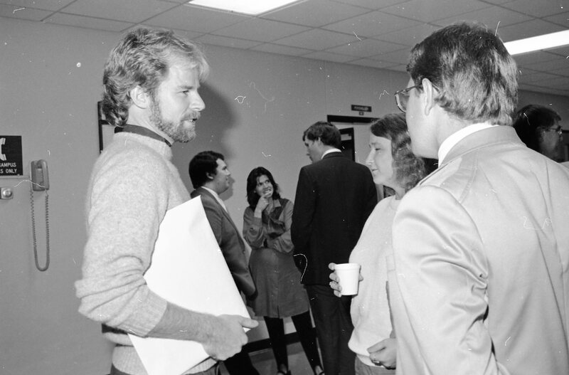1986 Employees, Reception 18