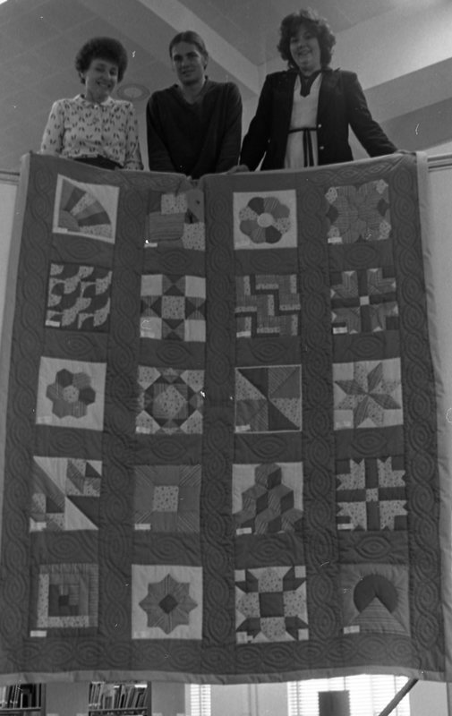 1981 Pierce Library, Fund Raising Quilt 21