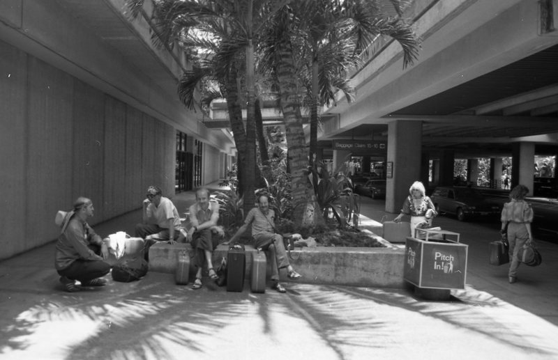1982 Micronesian Trip, Hawaii Airport 01